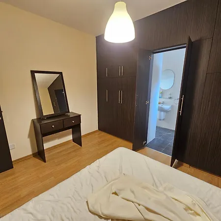 Stefaris Sea & Mountain View Lárnaka